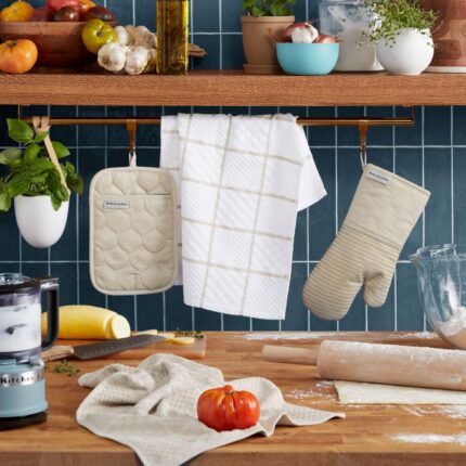 KITCHENAID Quilted Cotton Terry Cloth Oven Mitt, Pot Holder, Kitchen Towel 4-Pack Set, Heat Resistant, Silicone Grip, Gift Set, Milkshake, 16"x26", 7"x13" & 7"x10"